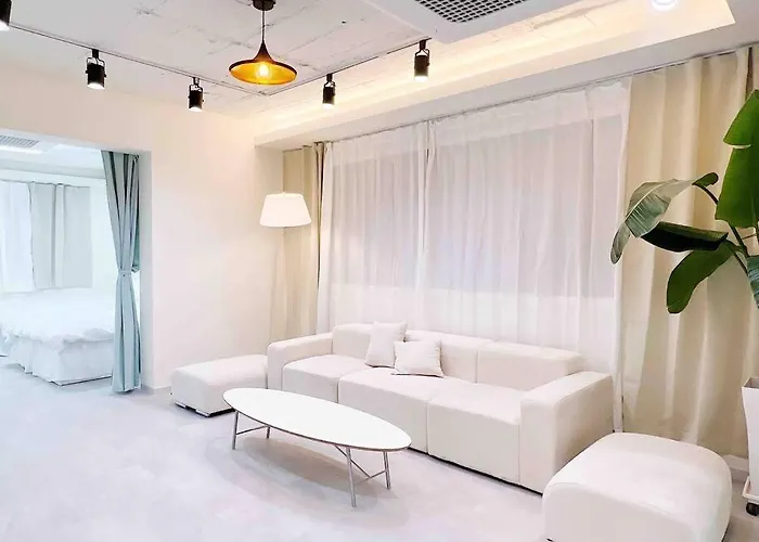 Near Hongik Station Apartment Seoul