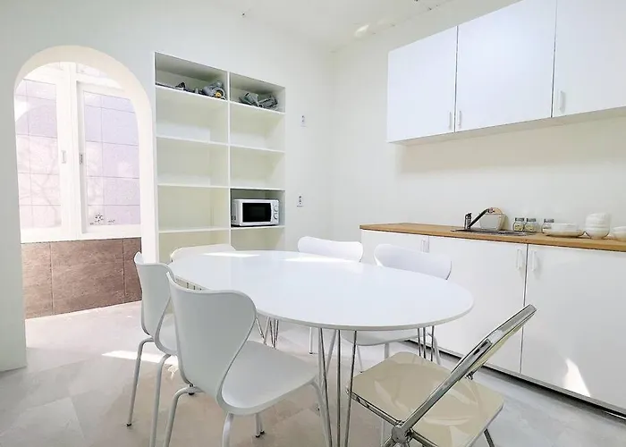 Near Hongik Station Apartment Seoul