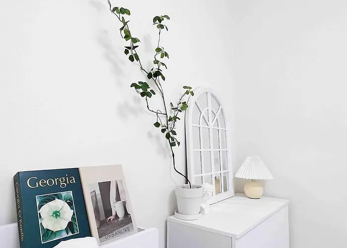 Apartment Near Hongik Station *